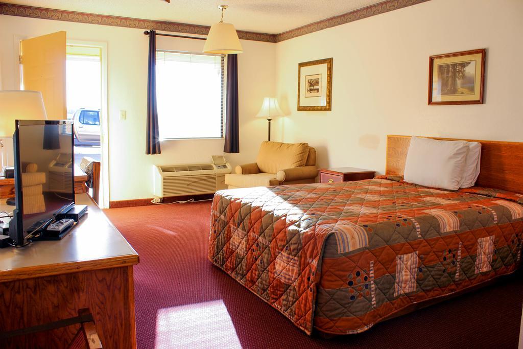 Westworld Country Inn Hubbard Exterior foto