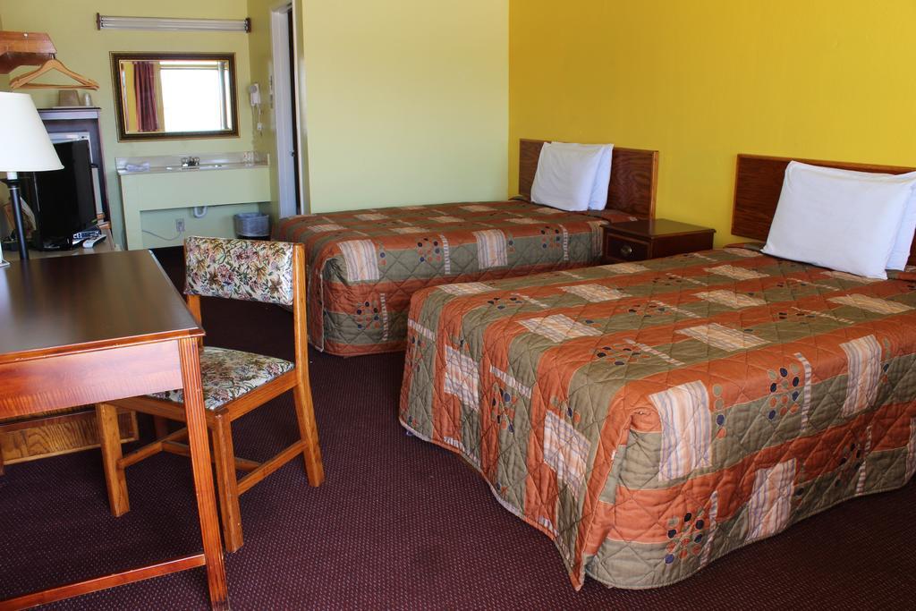 Westworld Country Inn Hubbard Exterior foto