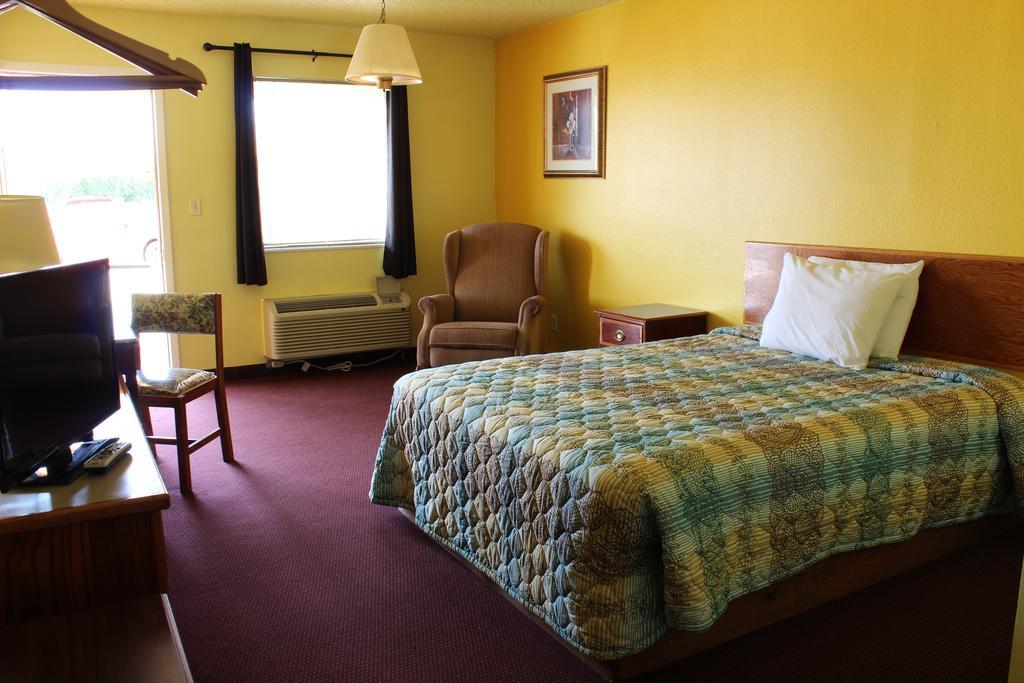 Westworld Country Inn Hubbard Exterior foto