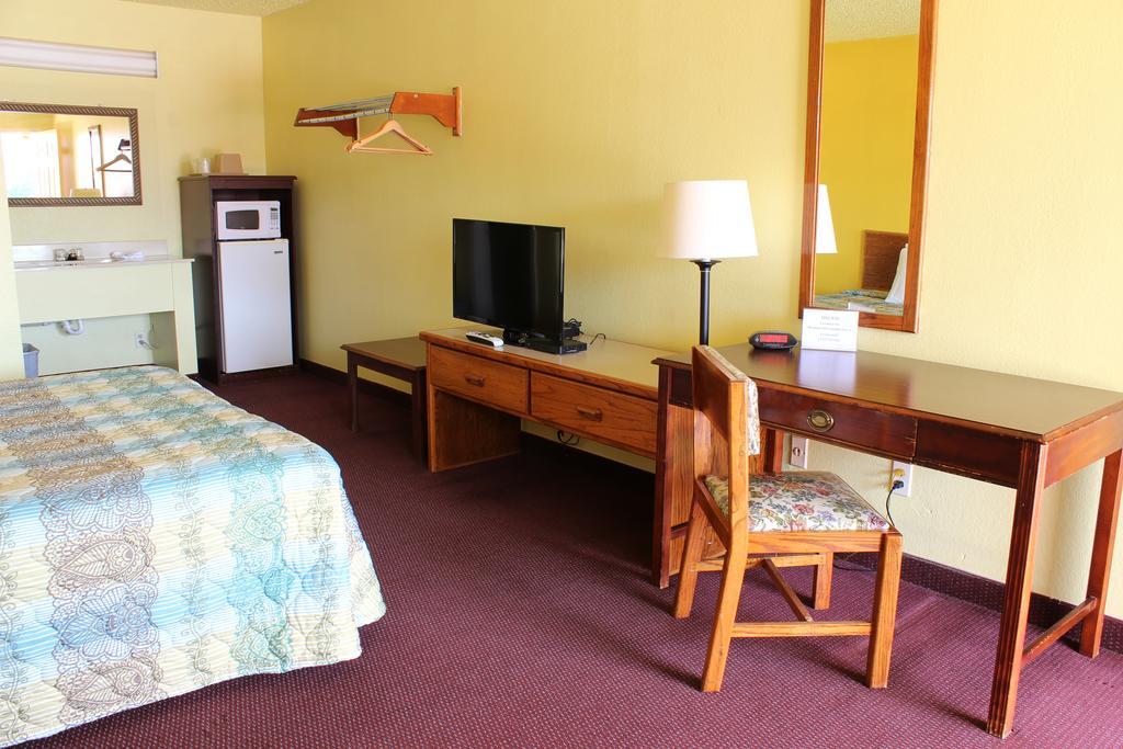 Westworld Country Inn Hubbard Exterior foto