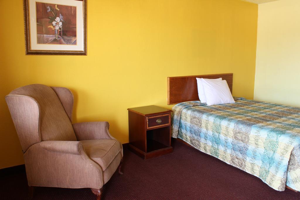 Westworld Country Inn Hubbard Exterior foto